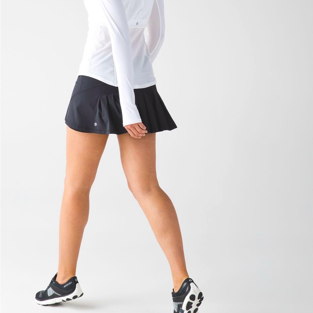 Lululemon Circuit Breaker Skirt Black Sz 8